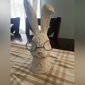 Farmhouse Bunny head with glasses